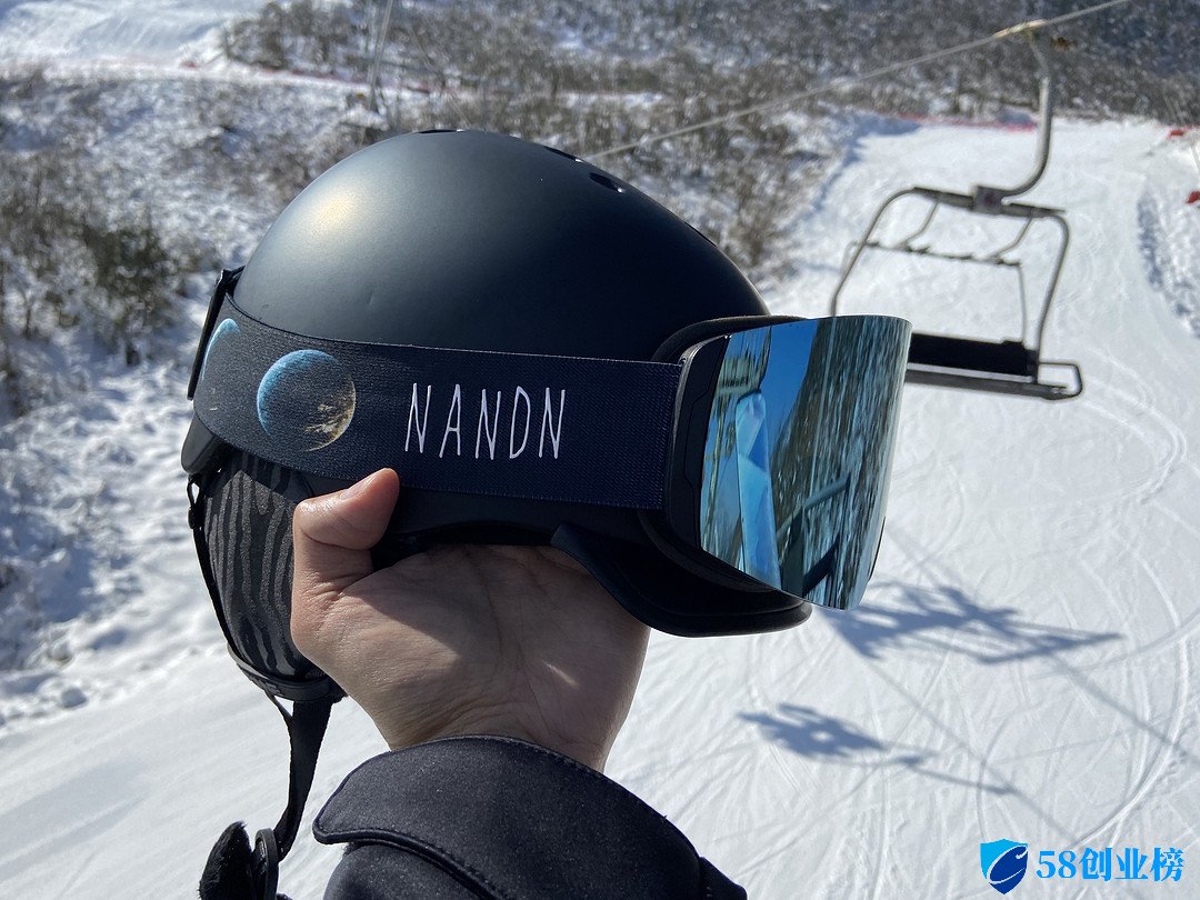 58创业榜网-滑雪初学可考虑球面镜（柱面镜）南恩磁吸雪镜